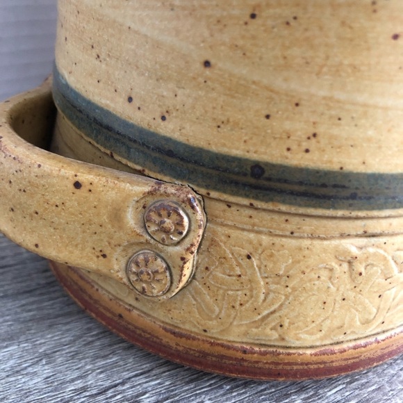 Hand-thrown Pottery Canister with Lid - Picture 10 of 16